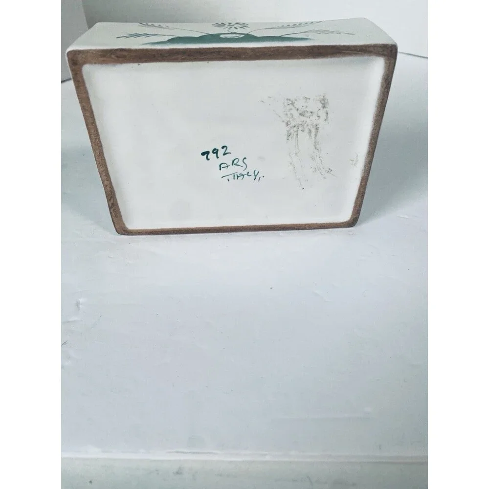 VTG  Porcelain trinket Box Roster  Bird Flower  Green W Gold Trim Italy ARS 792
